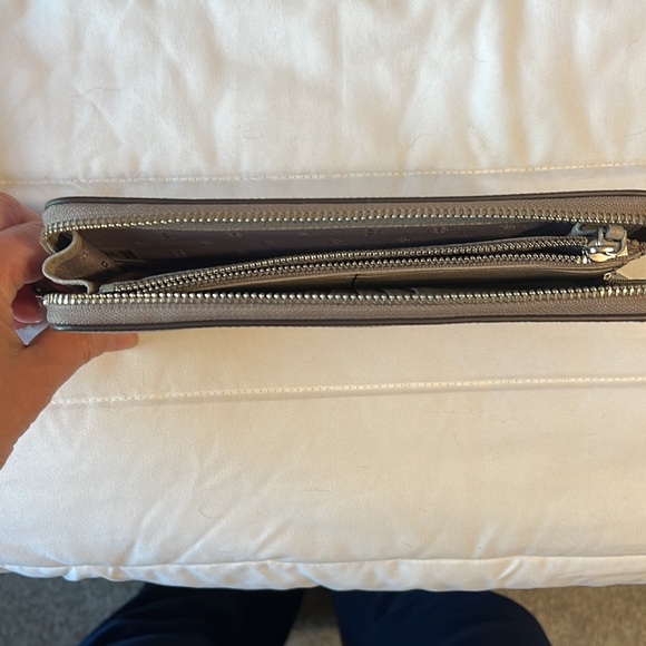 Tory Burch Gray Zip Around  Wallet - Picture 5 of 13